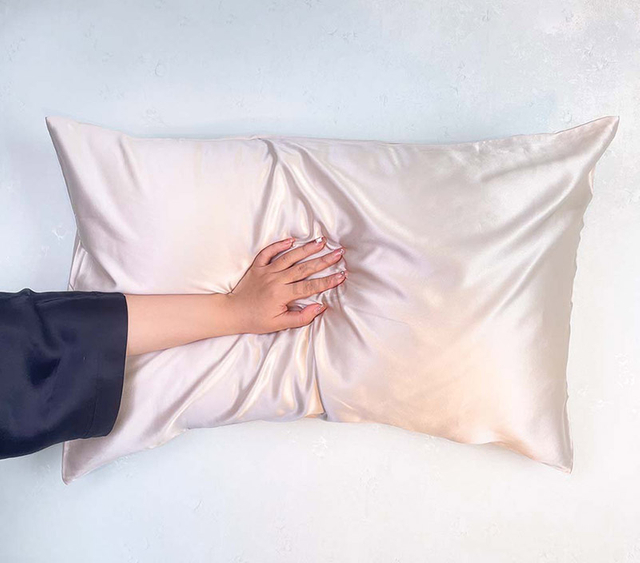 Comode federe personalizzabili in seta premium